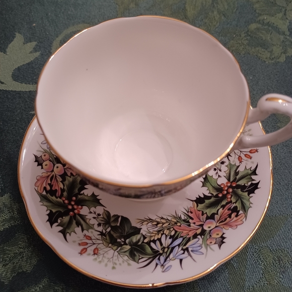 Royal Standard Tea Cup & Saucer - Picture 7 of 7
